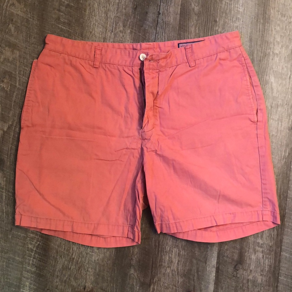 Dark pink vineyard vines shorts